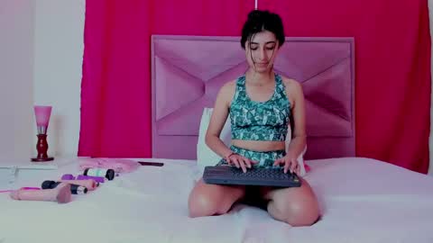  Emma  online show from 23, 1, 2025