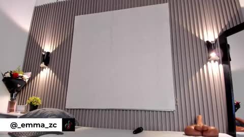 emmazc_ online show from 10, 10, 2025