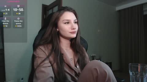 Snapshot of emmiclo chatting on 4, 2, 2025 Emily online show from 4, 2, 2025