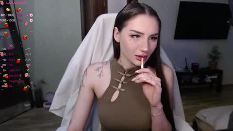 Snapshot of emmiclo chatting on 22, 11, 2025 Emily online show from 22, 11, 2025