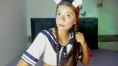 Snapshot of emmie_bunny chatting on 2, 4, 2026 Emmie online show from 2, 4, 2026