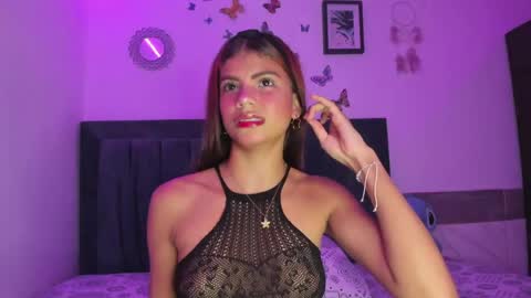 Snapshot of emmie_bunny chatting on 22, 4, 2026 Emmie online show from 22, 4, 2026