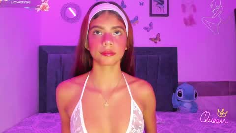 Snapshot of emmie_bunny chatting on 23, 4, 2026 Emmie online show from 23, 4, 2026