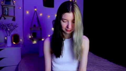 Snapshot of emmie_everly chatting on 17, 10, 2025 emmie_everly online show from 17, 10, 2025