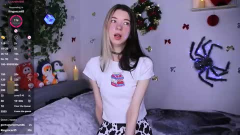 emmie_everly online show from 20, 12, 2025