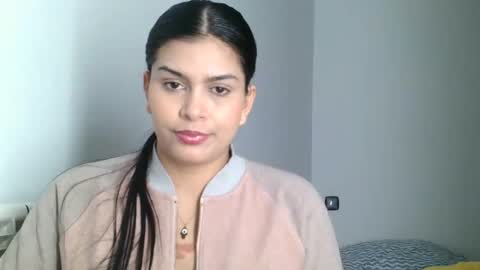 Snapshot of emmie_xxx chatting on 16, 12, 2024 emmie online show from 16, 12, 2024