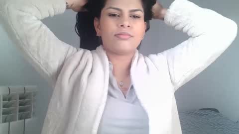 Snapshot of emmie_xxx chatting on 18, 12, 2024 emmie online show from 18, 12, 2024