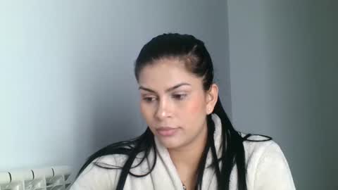 Snapshot of emmie_xxx chatting on 19, 12, 2024 emmie online show from 19, 12, 2024