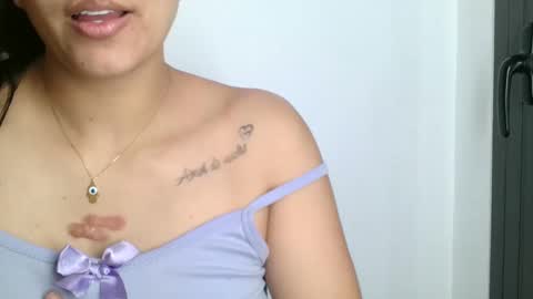 Snapshot of emmie_xxx chatting on 22, 12, 2024 emmie online show from 22, 12, 2024