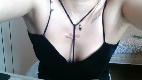 Snapshot of emmie_xxx chatting on 21, 1, 2025 emmie online show from 21, 1, 2025