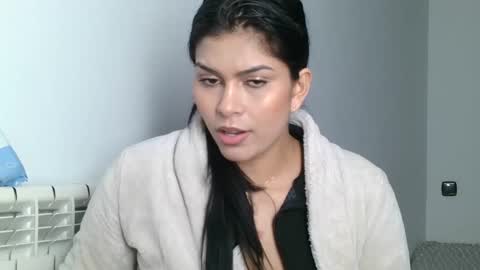 Snapshot of emmie_xxx chatting on 22, 1, 2025 emmie online show from 22, 1, 2025