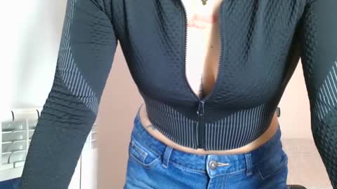 Snapshot of emmie_xxx chatting on 14, 2, 2025 emmie online show from 14, 2, 2025