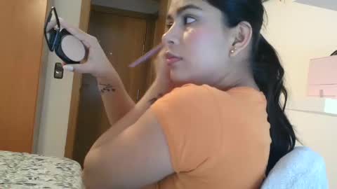 Snapshot of emmie_xxx chatting on 29, 10, 2025 emmie online show from 29, 10, 2025