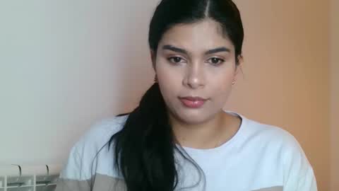 Snapshot of emmie_xxx chatting on 1, 12, 2025 emmie online show from 1, 12, 2025