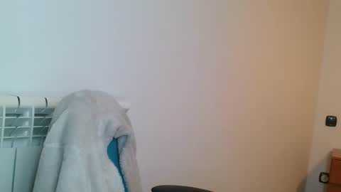 Snapshot of emmie_xxx chatting on 3, 12, 2025 emmie online show from 3, 12, 2025