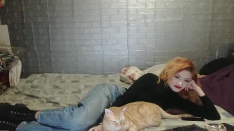 Emmily000 online show from 2, 12, 2024