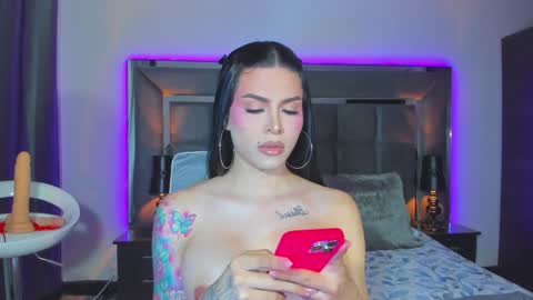 Emmily Santibaez online show from 21, 1, 2025