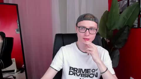 Snapshot of emmit_barker chatting on 24, 6, 2026 Emmit online show from 24, 6, 2026