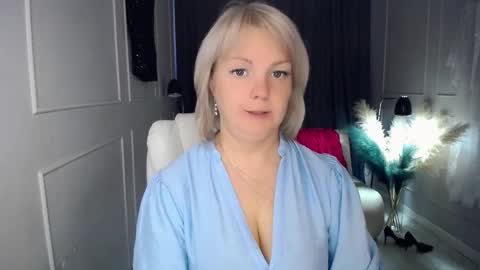 Snapshot of emmmam chatting on 17, 9, 2025 emmmam online show from 17, 9, 2025