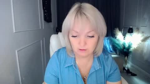 Snapshot of emmmam chatting on 26, 9, 2025 emmmam online show from 26, 9, 2025