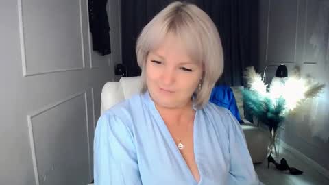 Snapshot of emmmam chatting on 3, 10, 2025 emmmam online show from 3, 10, 2025