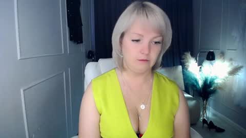 Snapshot of emmmam chatting on 7, 10, 2025 emmmam online show from 7, 10, 2025