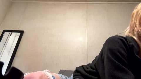 Snapshot of emmwarr1514 chatting on 13, 2, 2025 emmwarr1514 online show from 13, 2, 2025