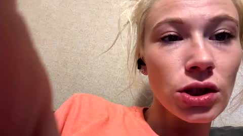 Snapshot of emmwarr1514 chatting on 24, 2, 2025 emmwarr1514 online show from 24, 2, 2025