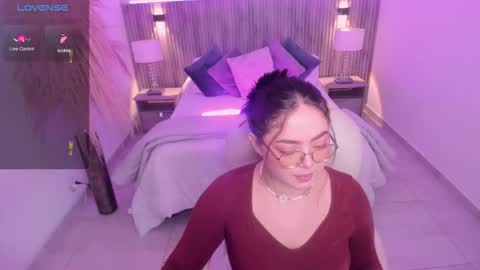 Emmy Walker online show from 24, 10, 2025