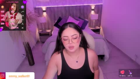 Emmy Walker online show from 7, 11, 2025