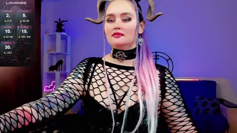 Snapshot of emmybrightj_ chatting on 8, 12, 2024 Emmy Bright     50  online show from 8, 12, 2024