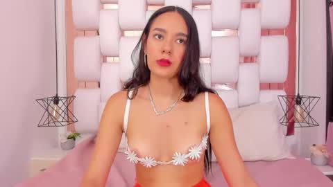 Snapshot of emmycruzz chatting on 6, 11, 2025 emmy online show from 6, 11, 2025