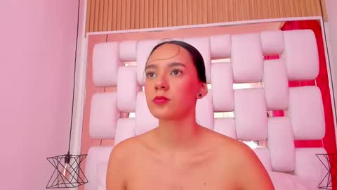 Snapshot of emmycruzz chatting on 18, 11, 2025 emmy online show from 18, 11, 2025