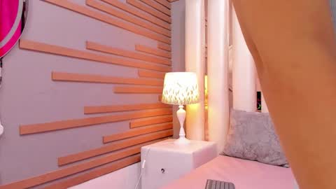 Snapshot of emmycruzz chatting on 7, 2, 2026 emmy online show from 7, 2, 2026