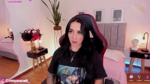 Emmy Evans  online show from 2, 12, 2024