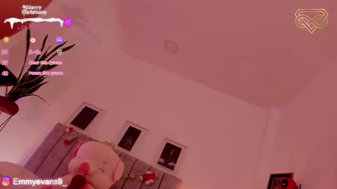 Emmy Evans  online show from 18, 12, 2024