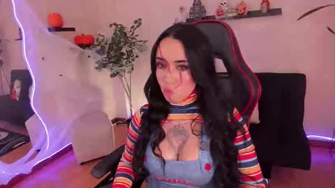 Emmy Evans  online show from 2, 10, 2025