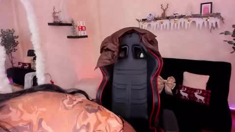 Emmy Evans  online show from 15, 11, 2025