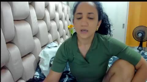 Snapshot of emperatriztapia chatting on 6, 1, 2025 emperatriztapia online show from 6, 1, 2025
