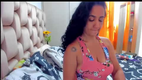 Snapshot of emperatriztapia chatting on 2, 3, 2025 emperatriztapia online show from 2, 3, 2025