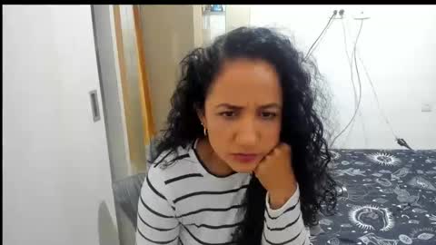 Snapshot of emperatriztapia chatting on 23, 10, 2025 emperatriztapia online show from 23, 10, 2025