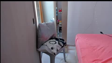 Snapshot of emperatriztapia chatting on 2, 11, 2025 emperatriztapia online show from 2, 11, 2025