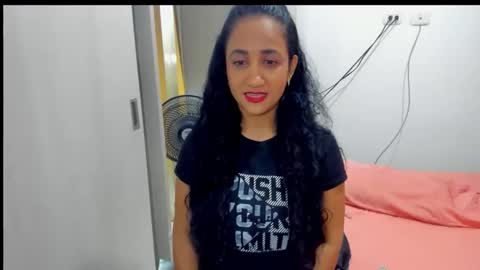 Snapshot of emperatriztapia chatting on 5, 11, 2025 emperatriztapia online show from 5, 11, 2025