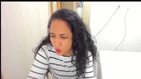 Snapshot of emperatriztapia chatting on 11, 11, 2025 emperatriztapia online show from 11, 11, 2025