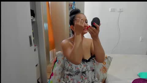 Snapshot of emperatriztapia chatting on 28, 11, 2025 emperatriztapia online show from 28, 11, 2025