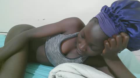Snapshot of empress_ivy1 chatting on 19, 4, 2026 empress_ivy1 online show from 19, 4, 2026