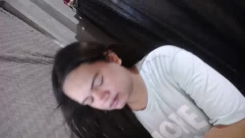 Snapshot of empressrheo chatting on 21, 12, 2025 empressrheo online show from 21, 12, 2025