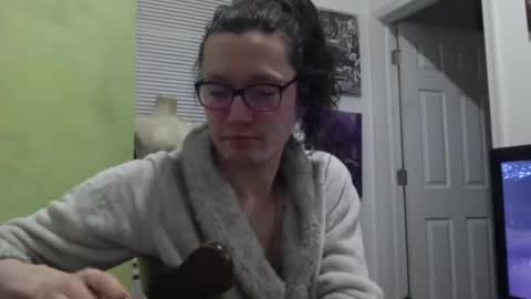 Snapshot of empusalamia chatting on 22, 1, 2025 empusalamia online show from 22, 1, 2025