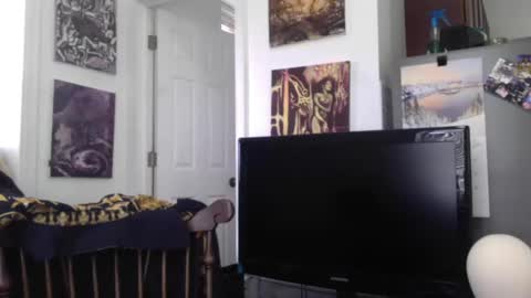 Snapshot of empusalamia chatting on 22, 1, 2025 empusalamia online show from 22, 1, 2025