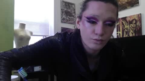 Snapshot of empusalamia chatting on 22, 1, 2025 empusalamia online show from 22, 1, 2025